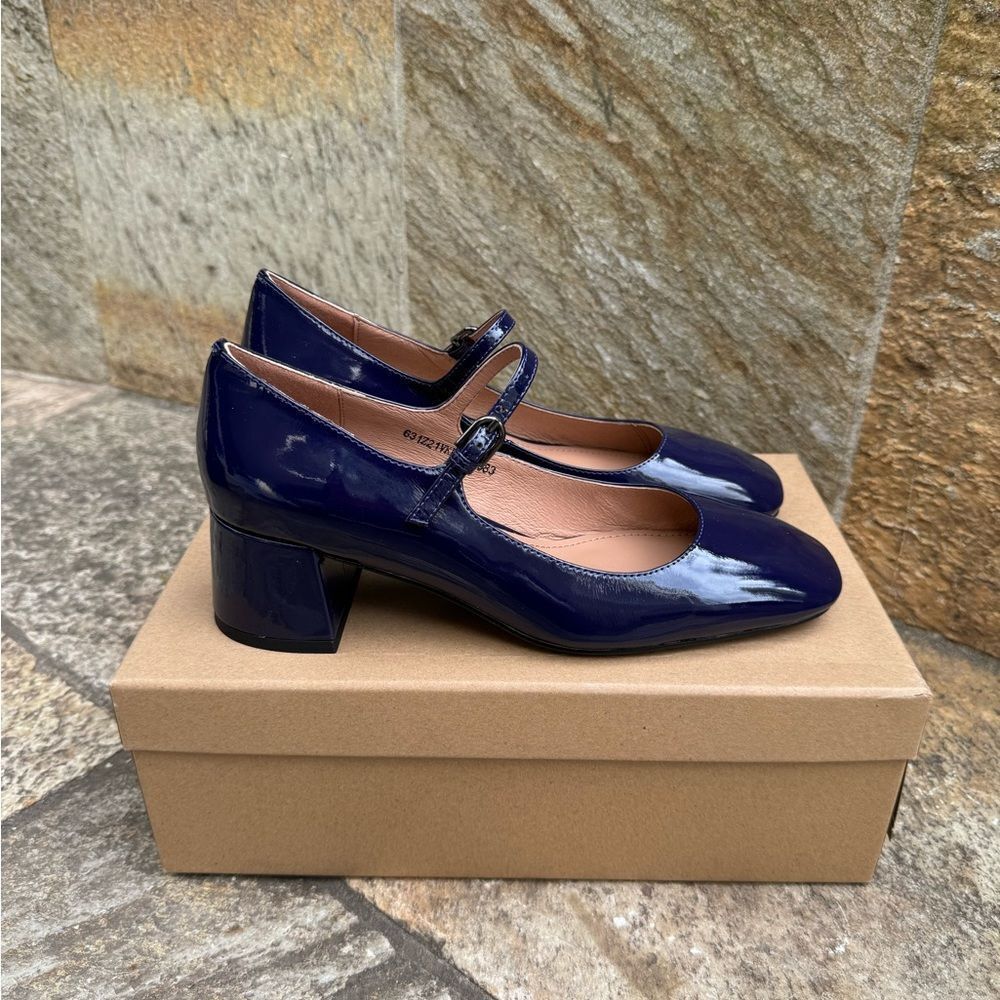BiBi LOU Cardiff Mary Jane Heels - Navy Patent size 10